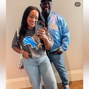 Gray Graphic T-Shirt with Blue Lions Design